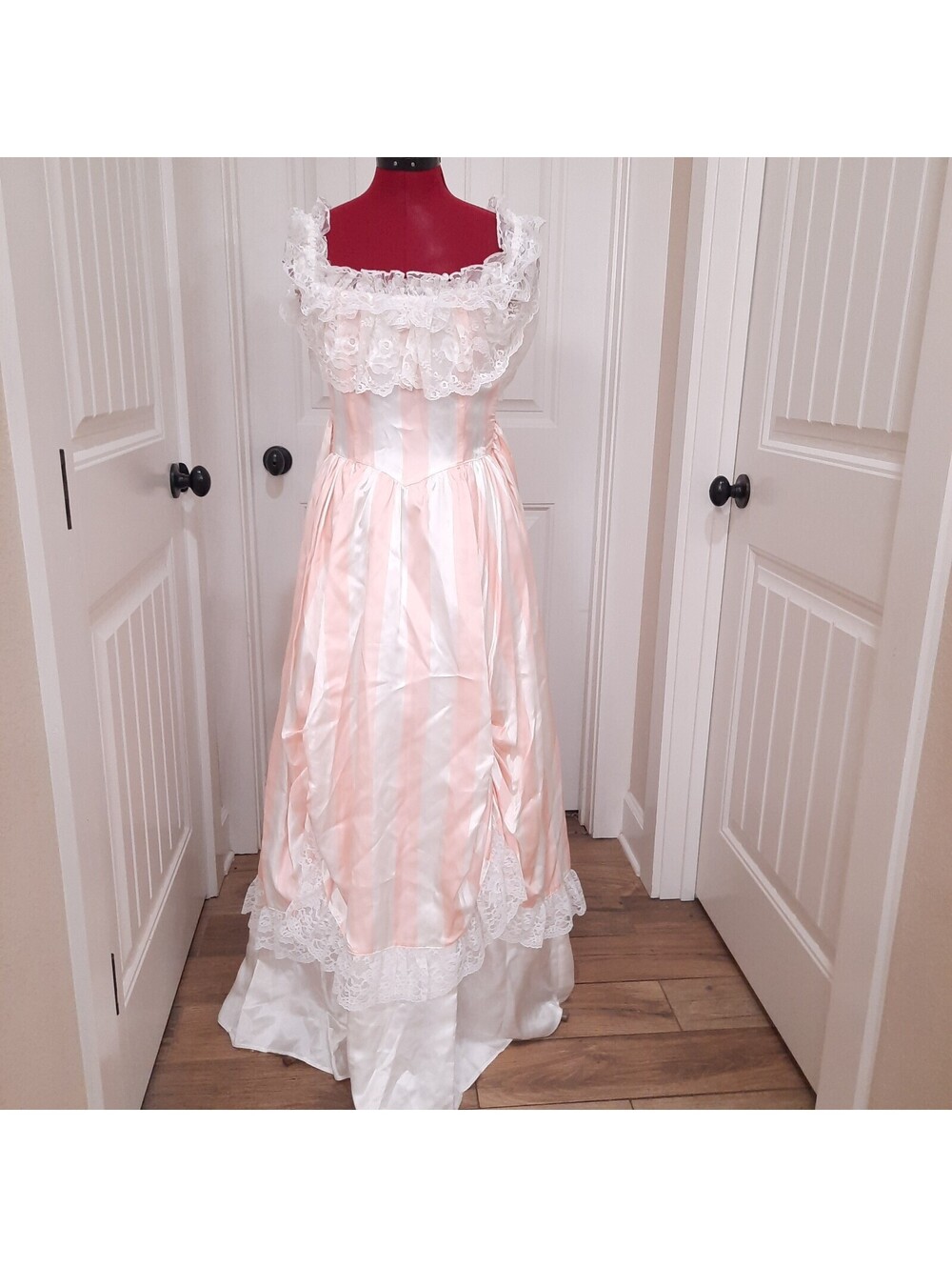 Vintage Gunne Sax Dress sz 7 pink stripes Lace Victorian satin Southern Belle